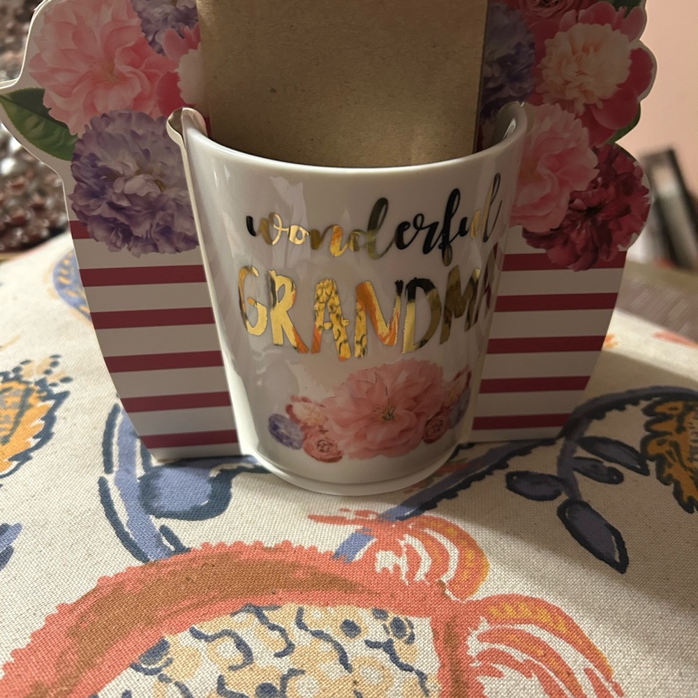 Floral 'Wonderful Grandma' Mug